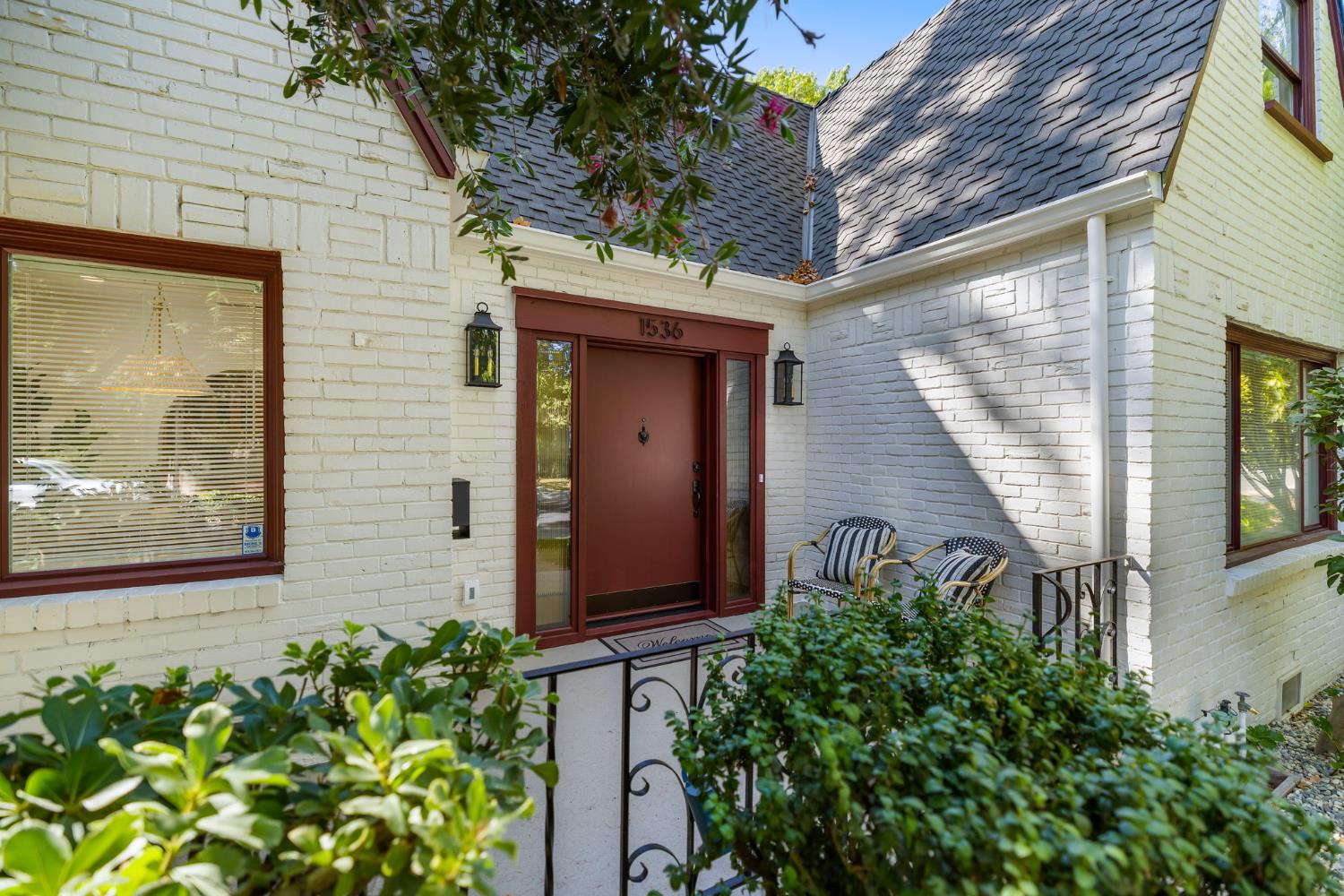 1536 42nd Street