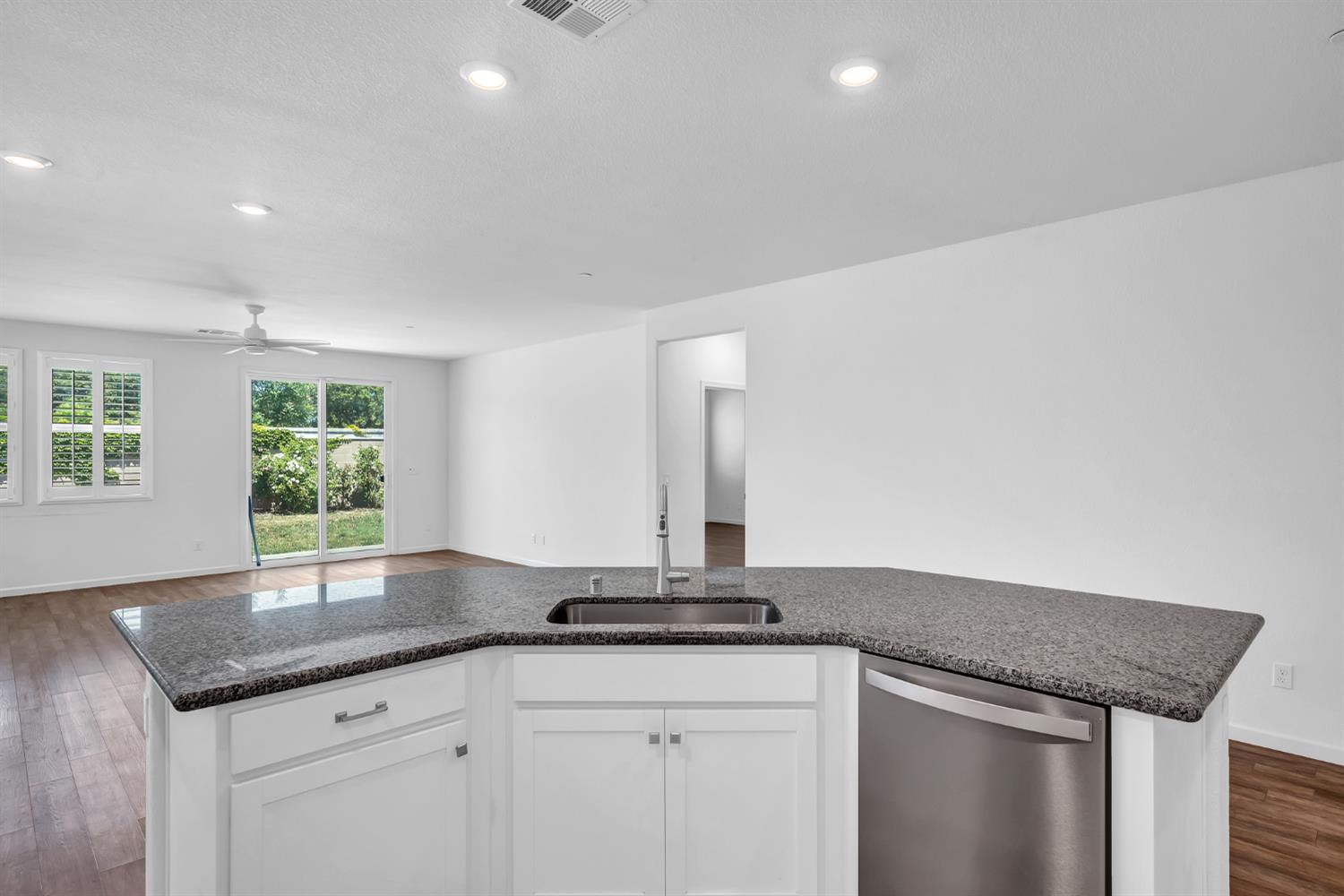 1414 Van Zee Drive