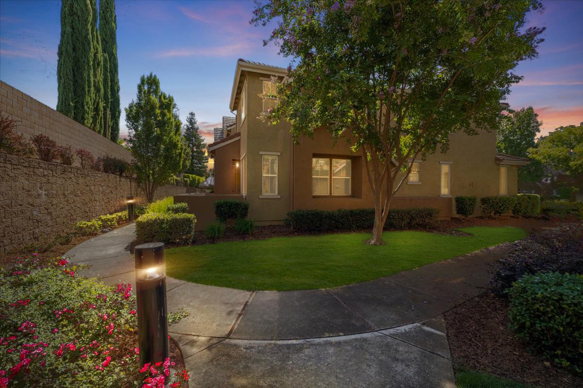 1406 Dante Circle