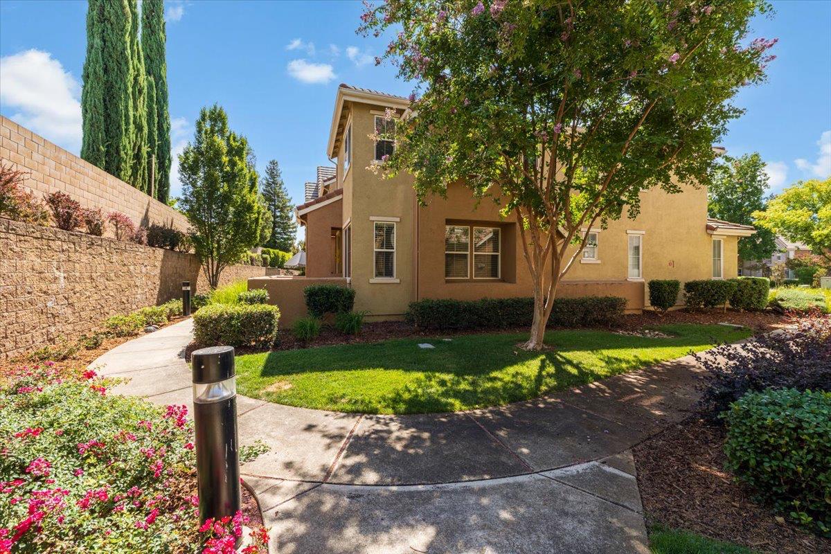 1406 Dante Circle