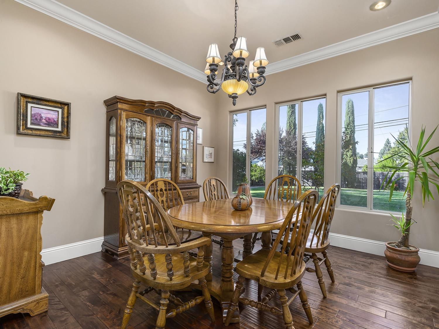 Carmichael, California 95608, United States, 4 Bedrooms Bedrooms, ,3 BathroomsBathrooms,Residential,Active,12202