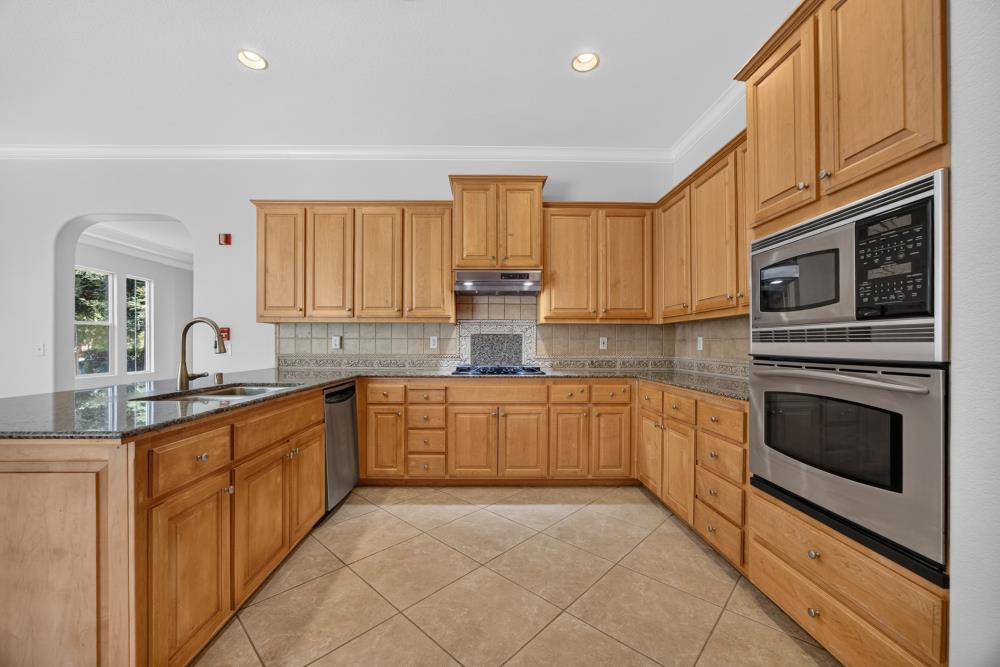 5767 Bridgecross Drive