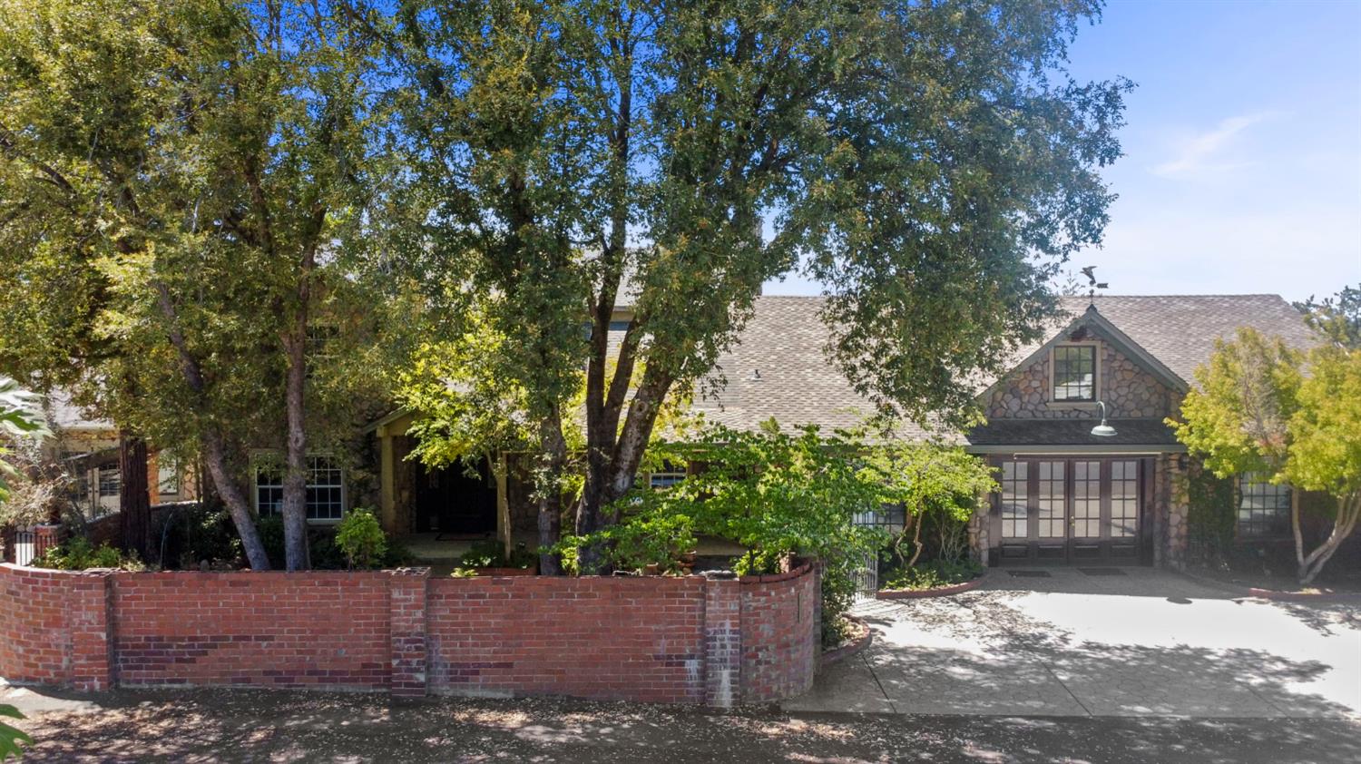 13331 Valley Vista Court