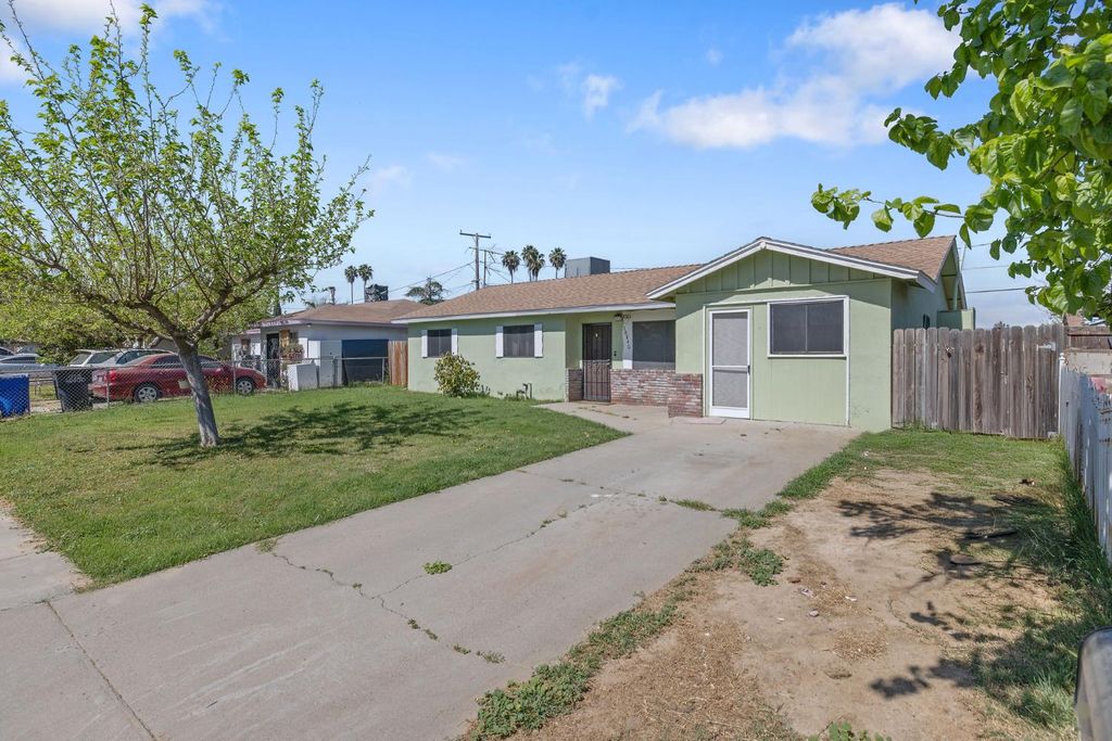 Photo of 10840 Beverly Drive, Hanford, CA 93230 (MLS # 226035085)