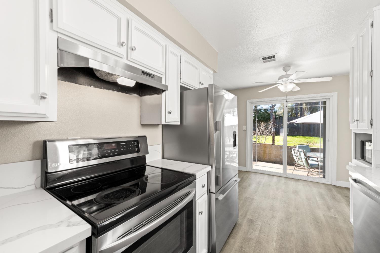 9847 Beachwood Drive