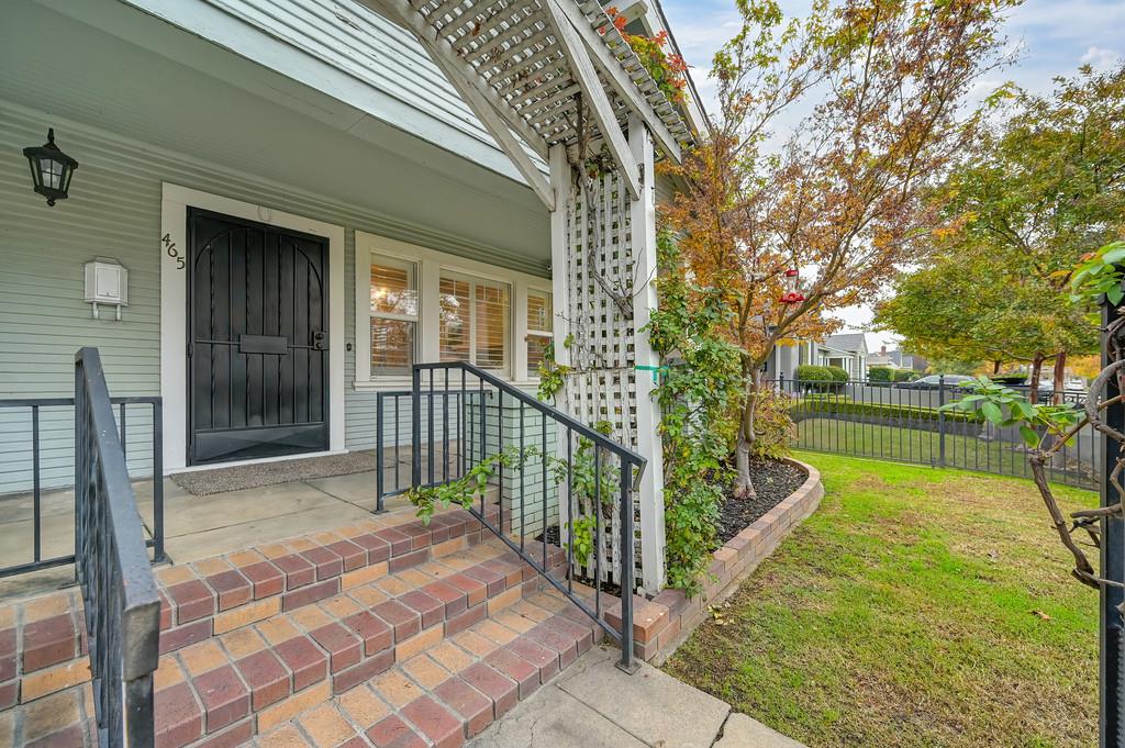 465 N Central Avenue