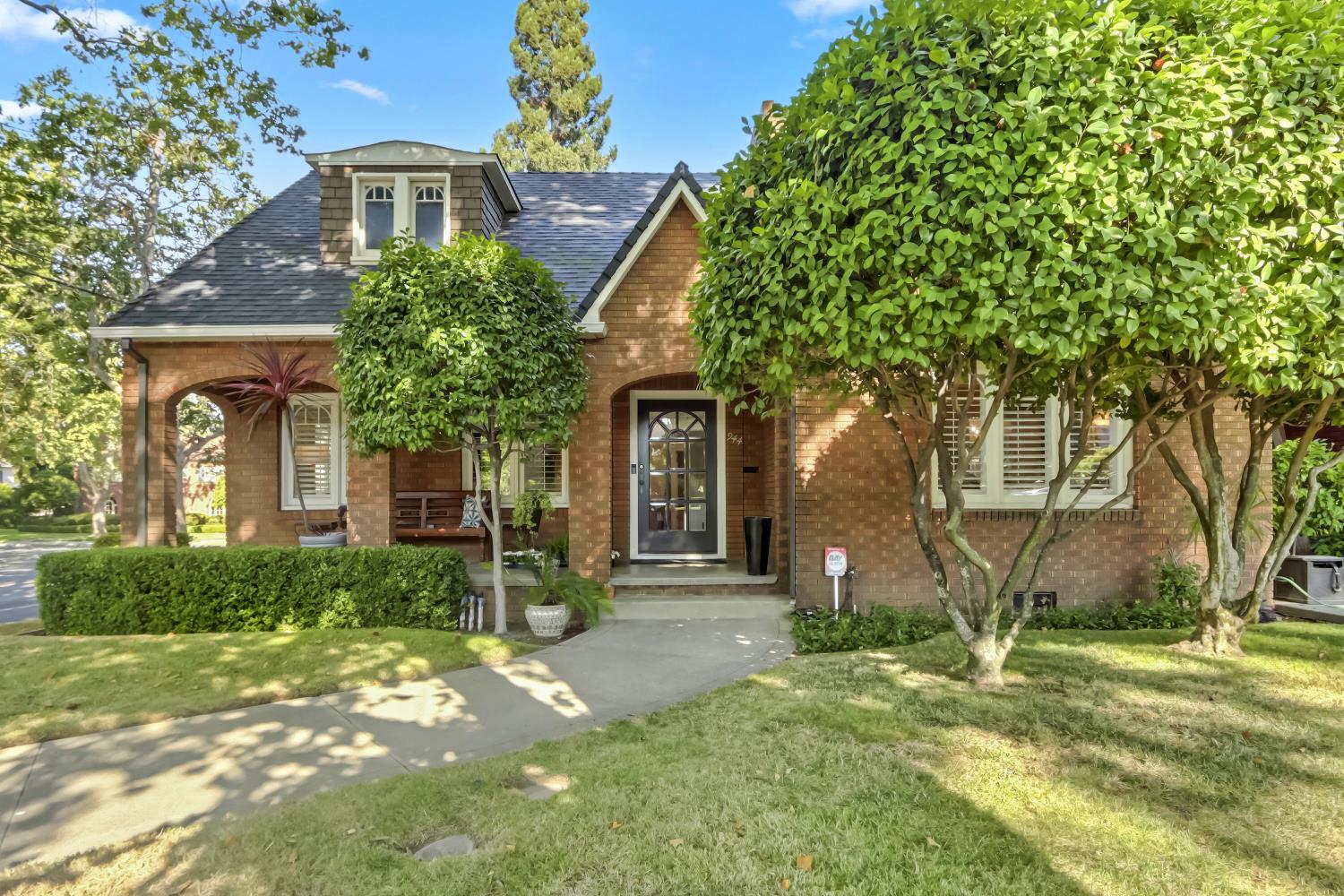 944 45th Street