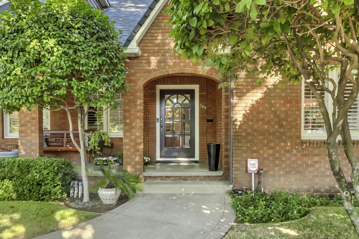 944 45th Street