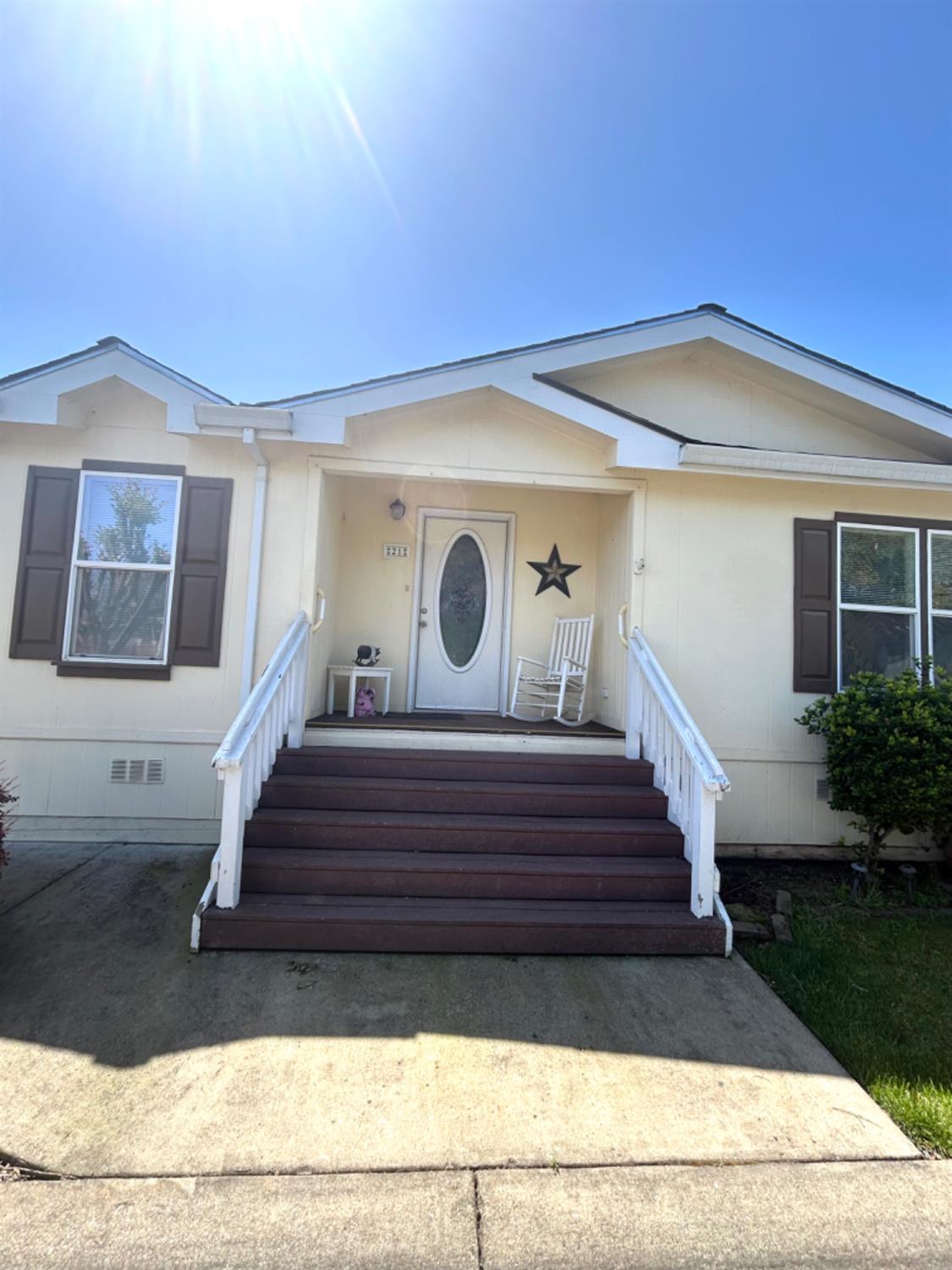 1400 W Marlette Street 21