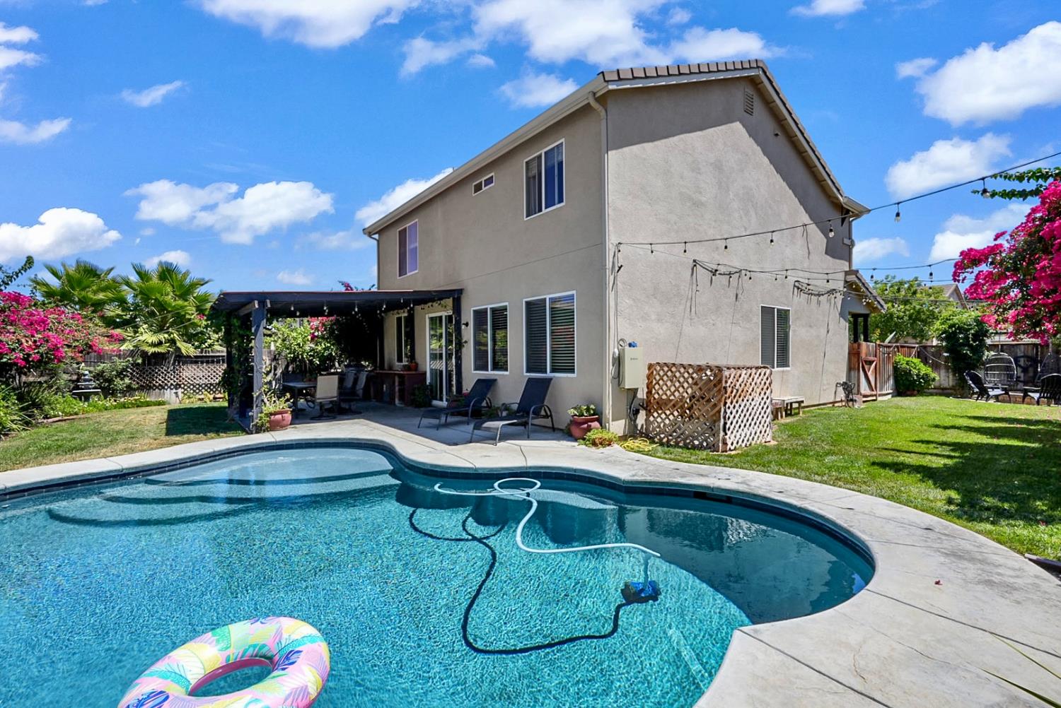 1443 Longhorn Lane