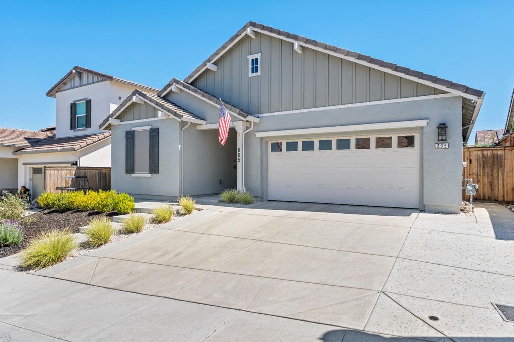 Photo of 805 Banpo Court, Lincoln, CA 95648 (MLS # 226007283)
