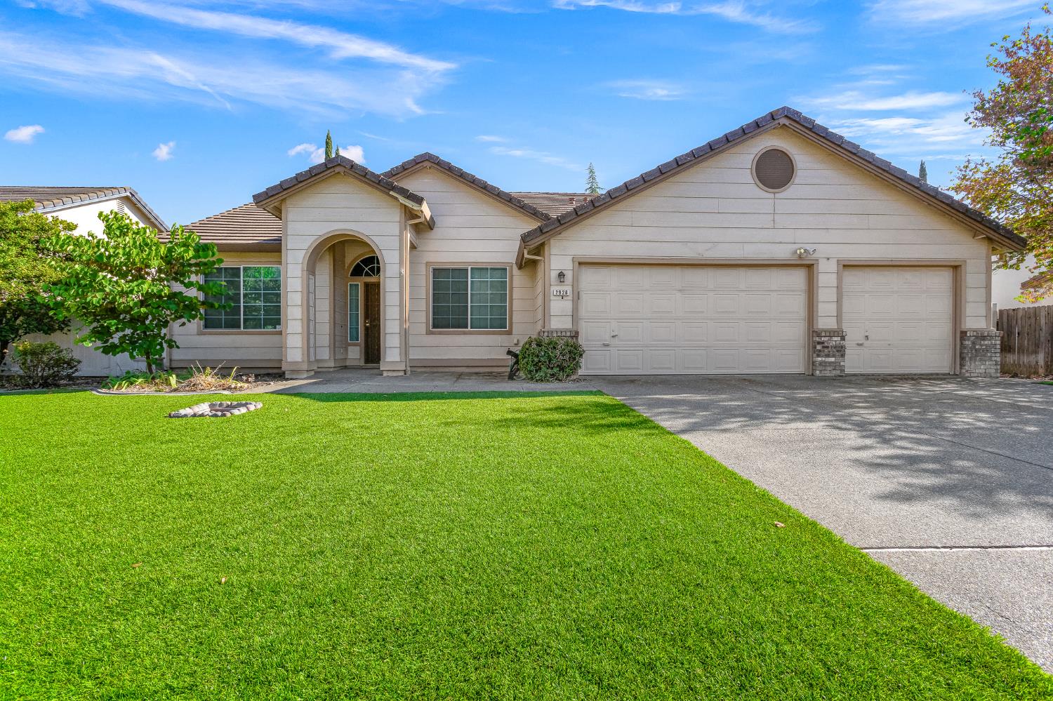2926 Aquamarine Circle