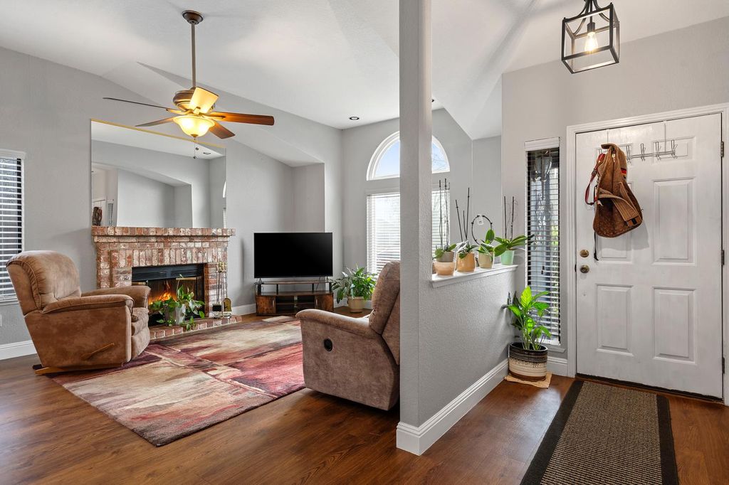 Photo of 7013 Tiant Way, Elk Grove, CA 95758 (MLS # 226004662)