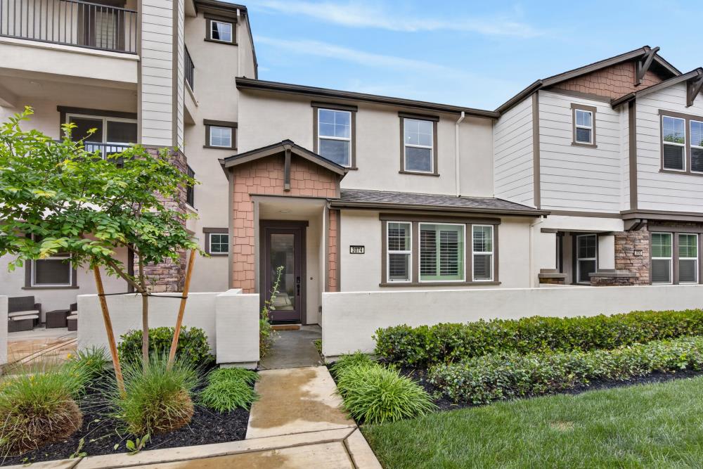 3074 Meadow Run Walk