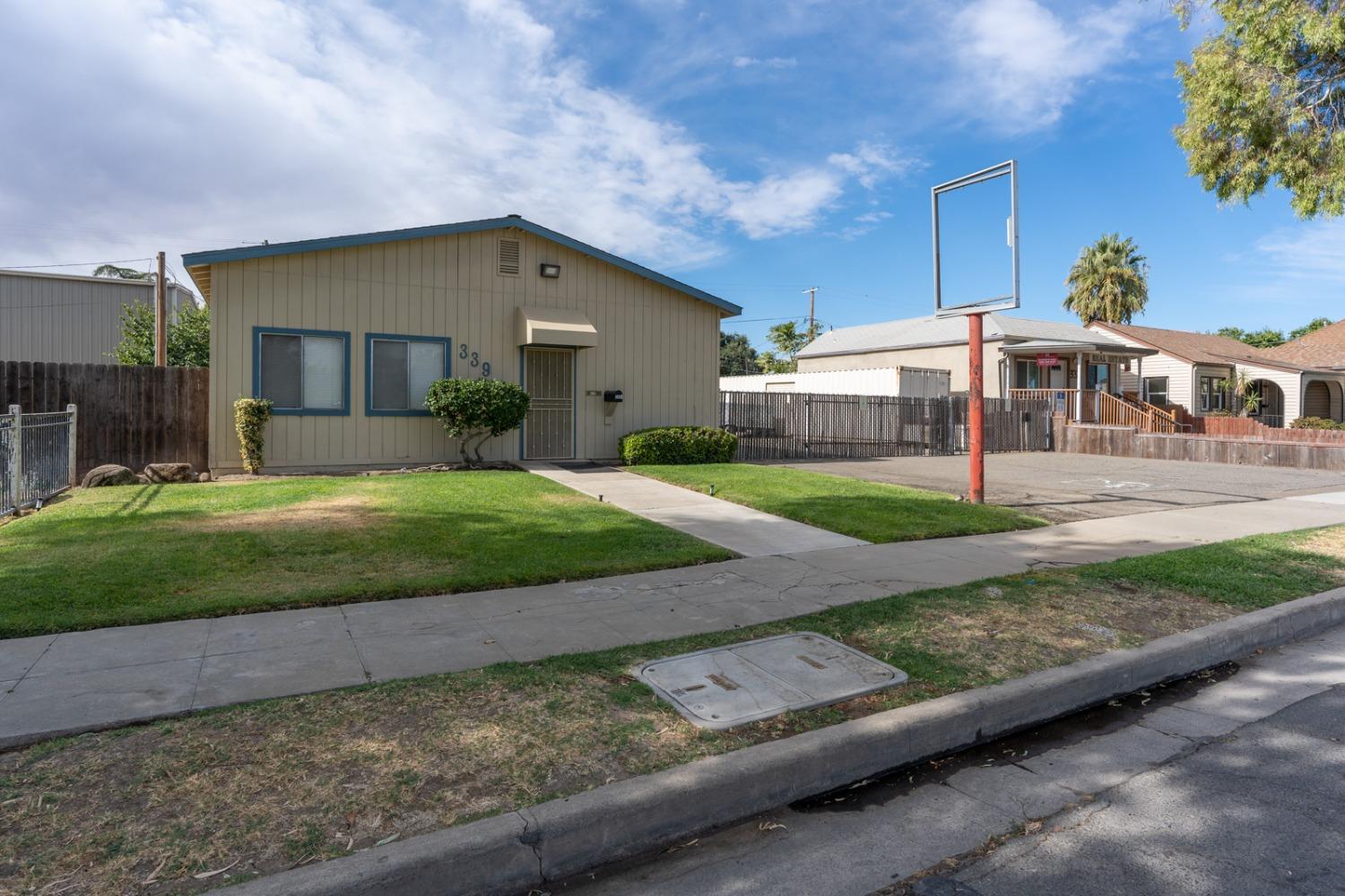 Los Banos, California 93635, United States, 2 Bedrooms Bedrooms, ,1 BathroomBathrooms,Residential,Active,202740
