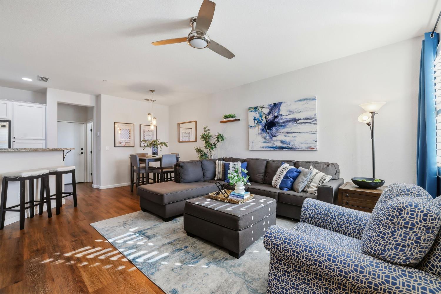 305 Esplanade Circle 305