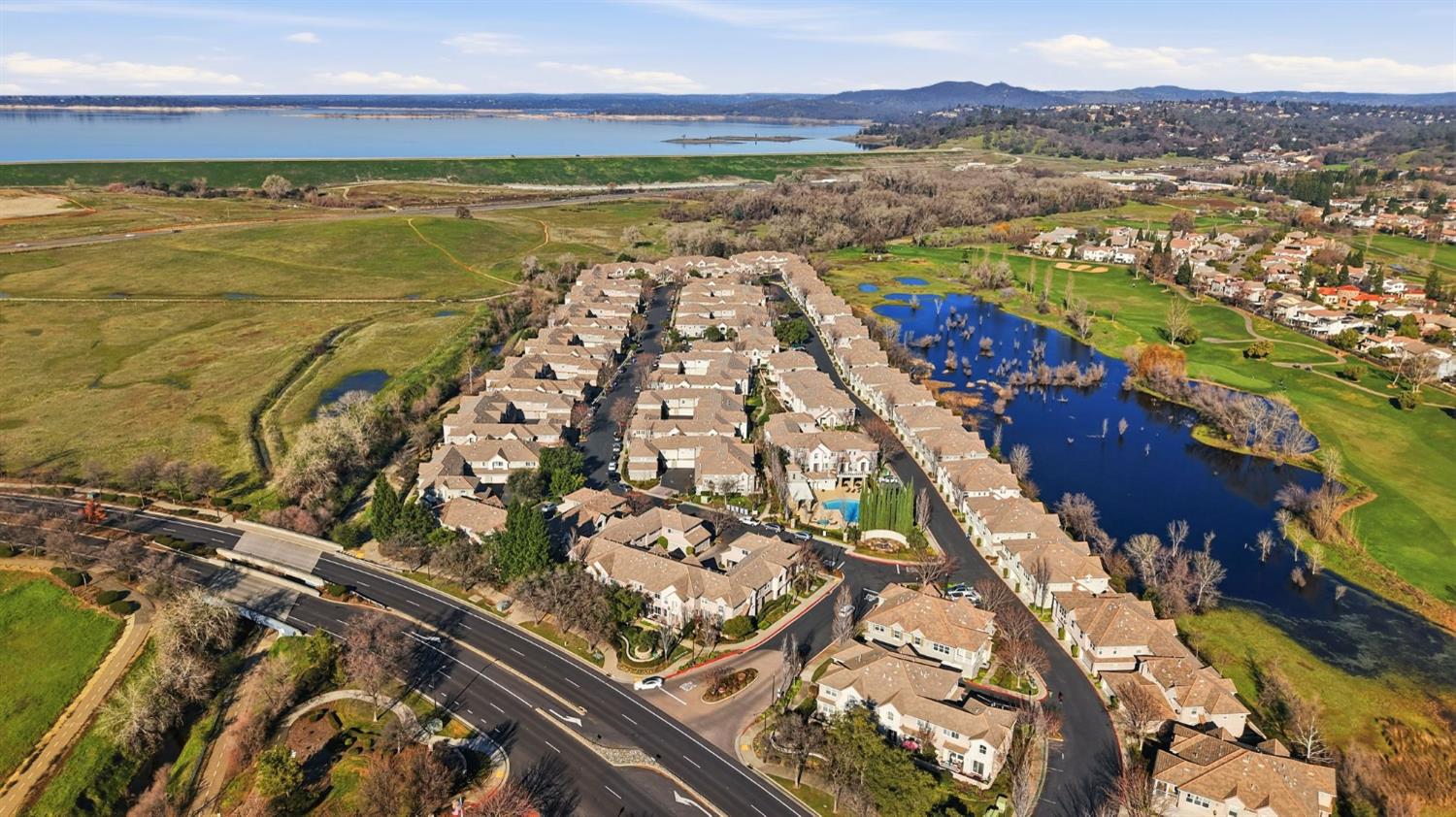 305 Esplanade Circle 305