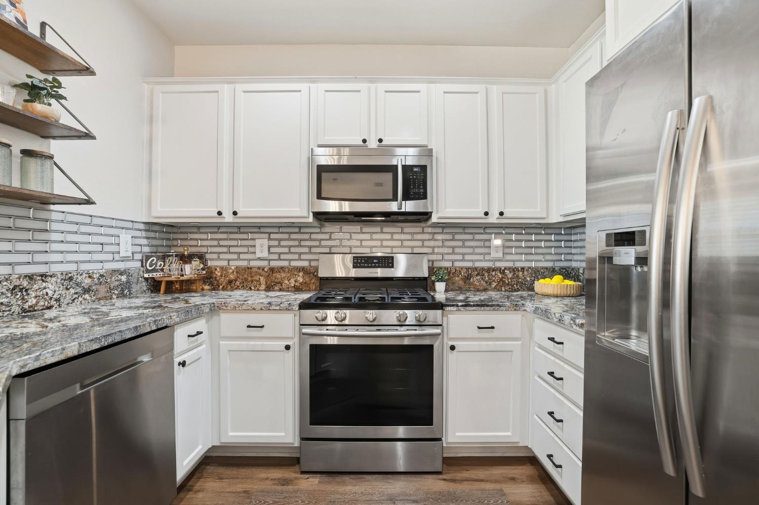 305 Esplanade Circle 305