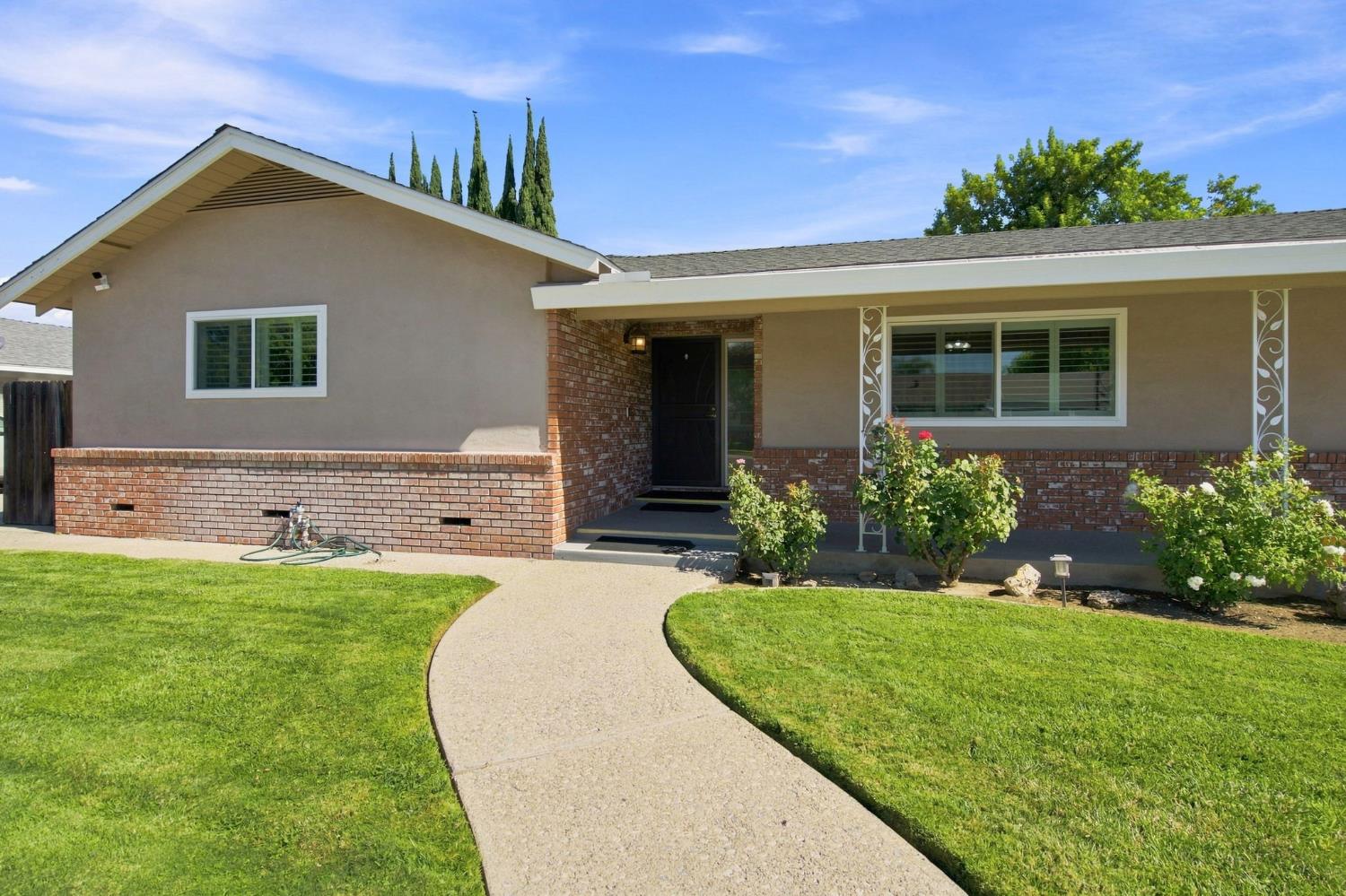 2421 Acorn Lane