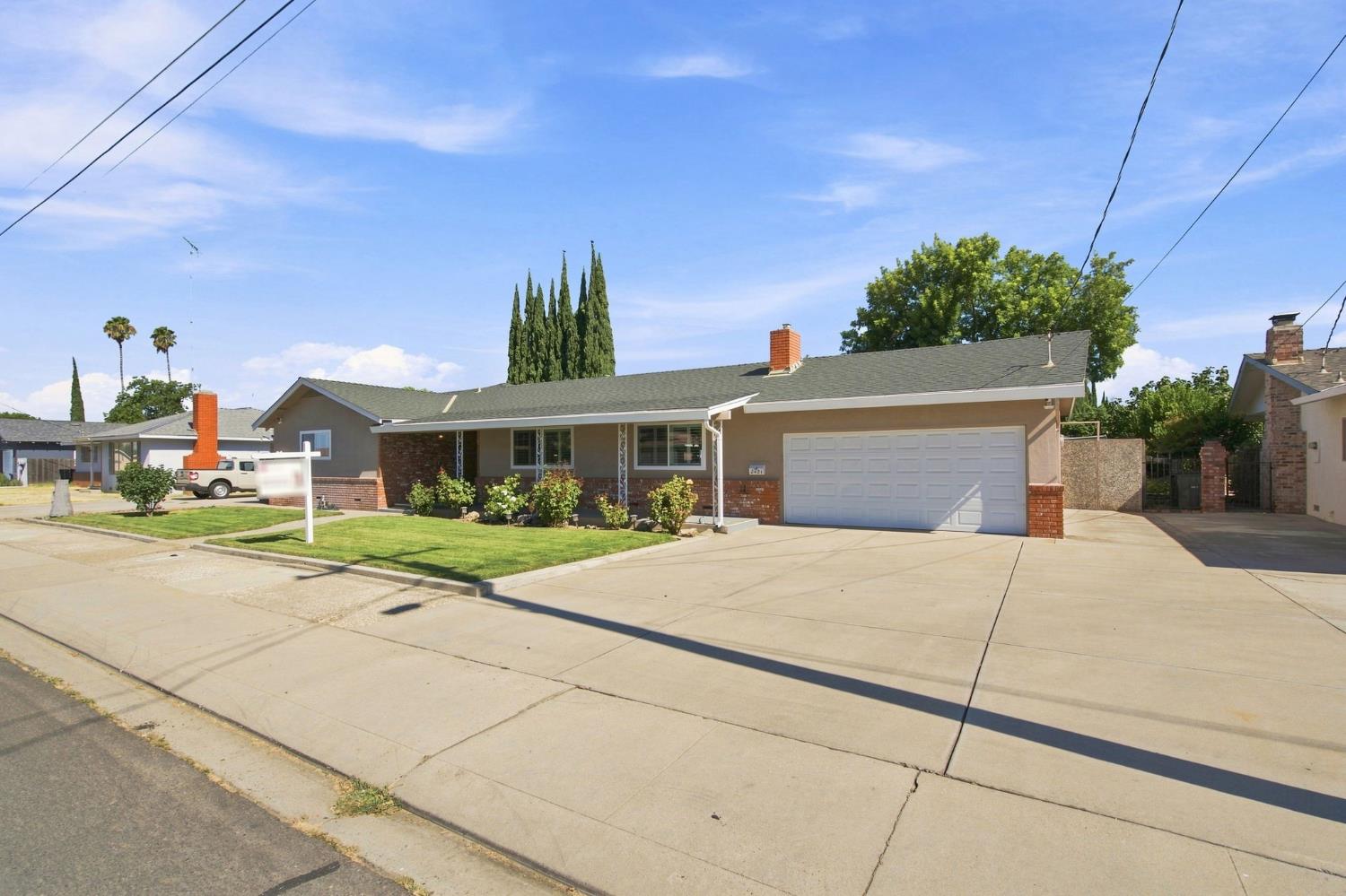 2421 Acorn Lane