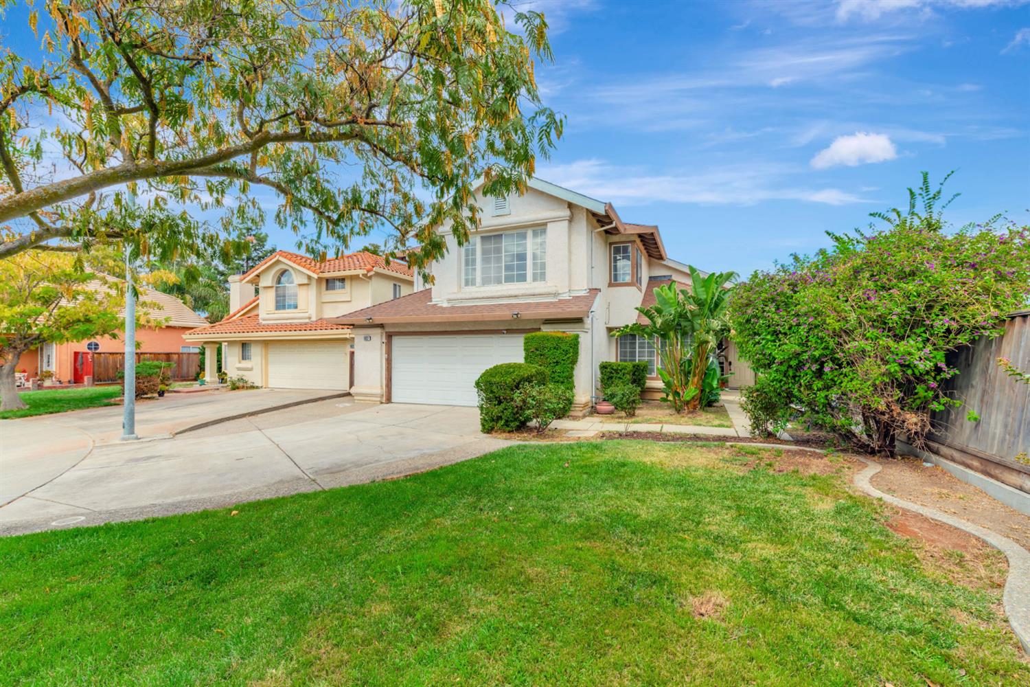 1827 Paradise Valley Court