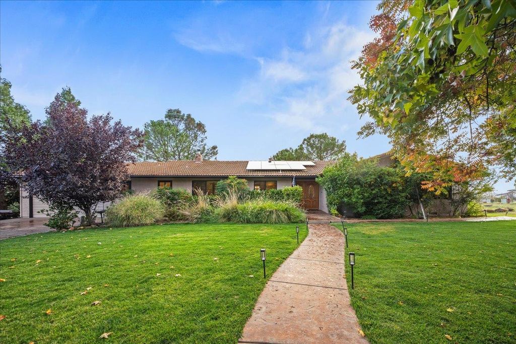 Photo of 3900 Loma Drive, Shingle Springs, CA 95682 (MLS # 225132562)