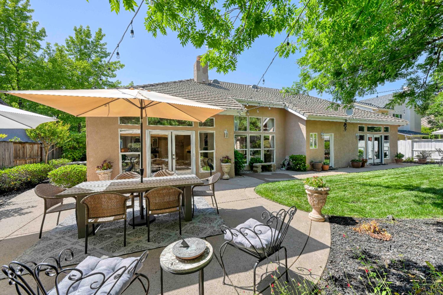 1095 Hutley Way