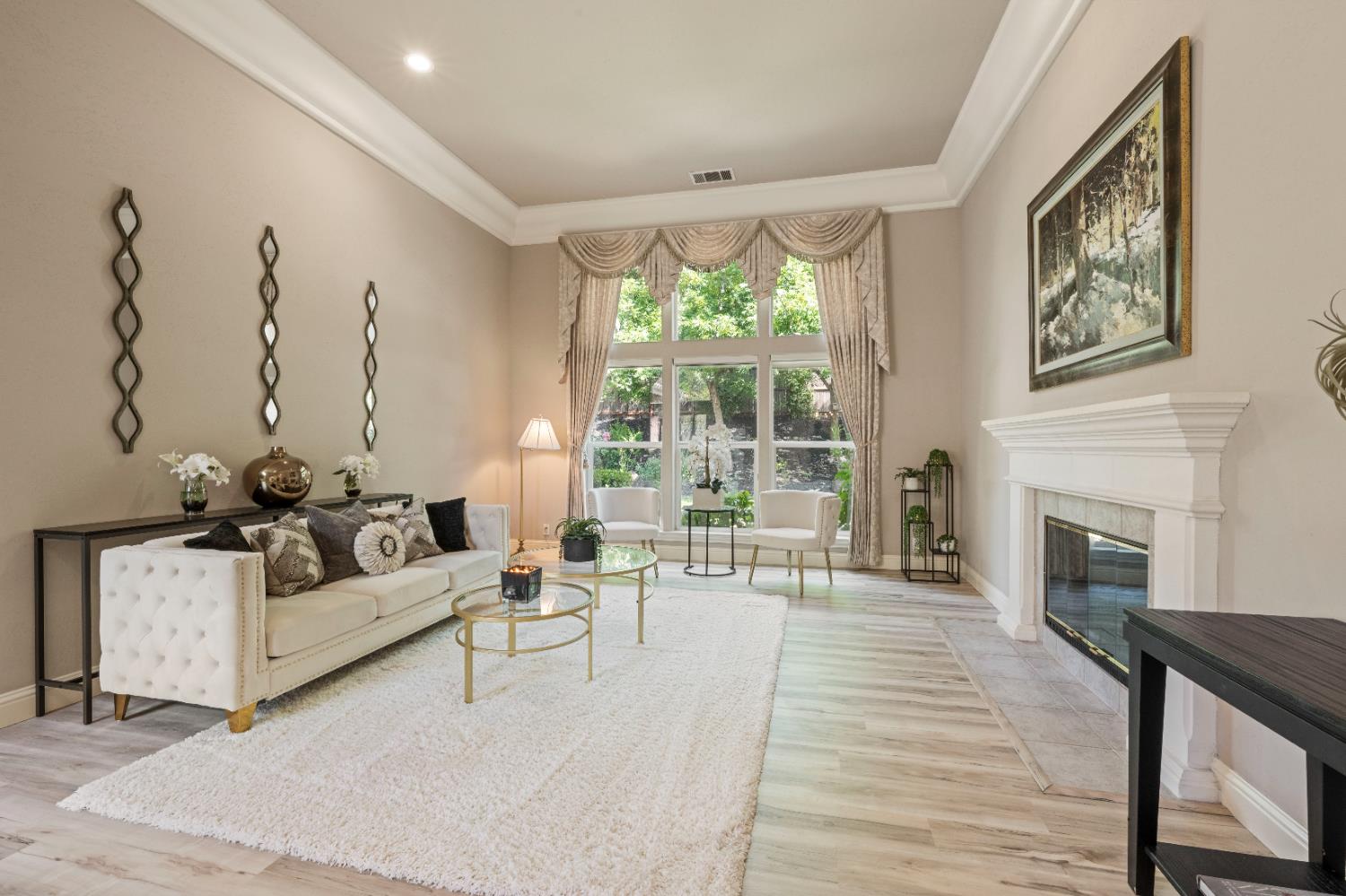 1095 Hutley Way