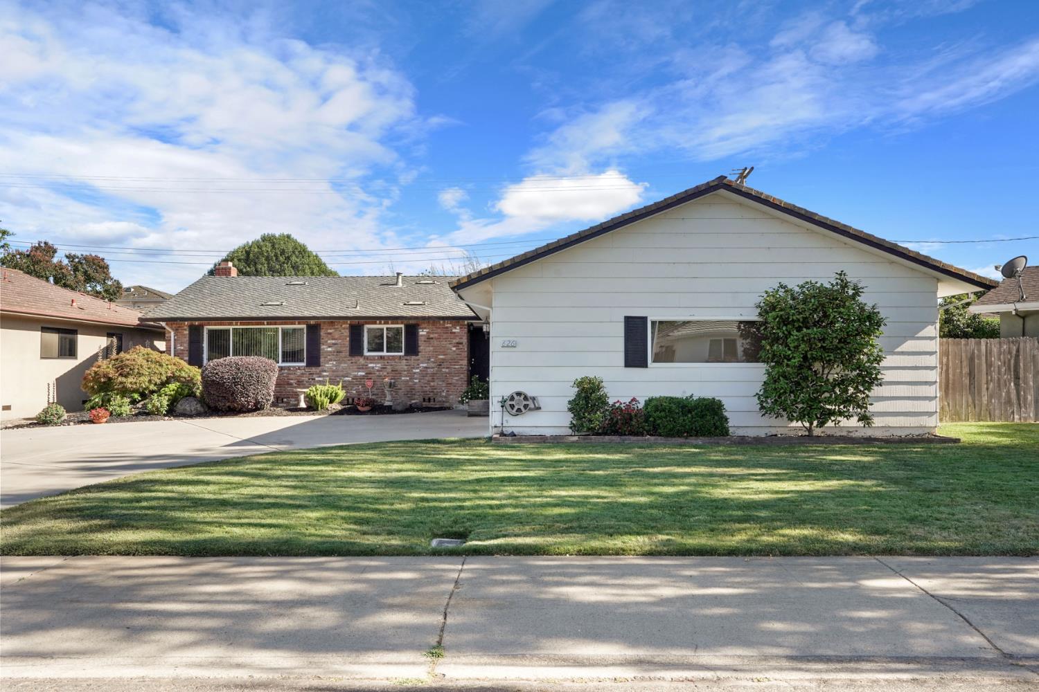 826 Maplewood