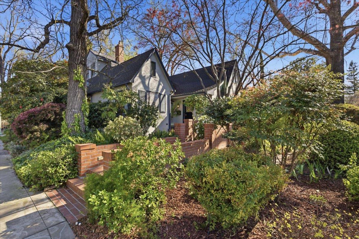 2769 Harkness Street