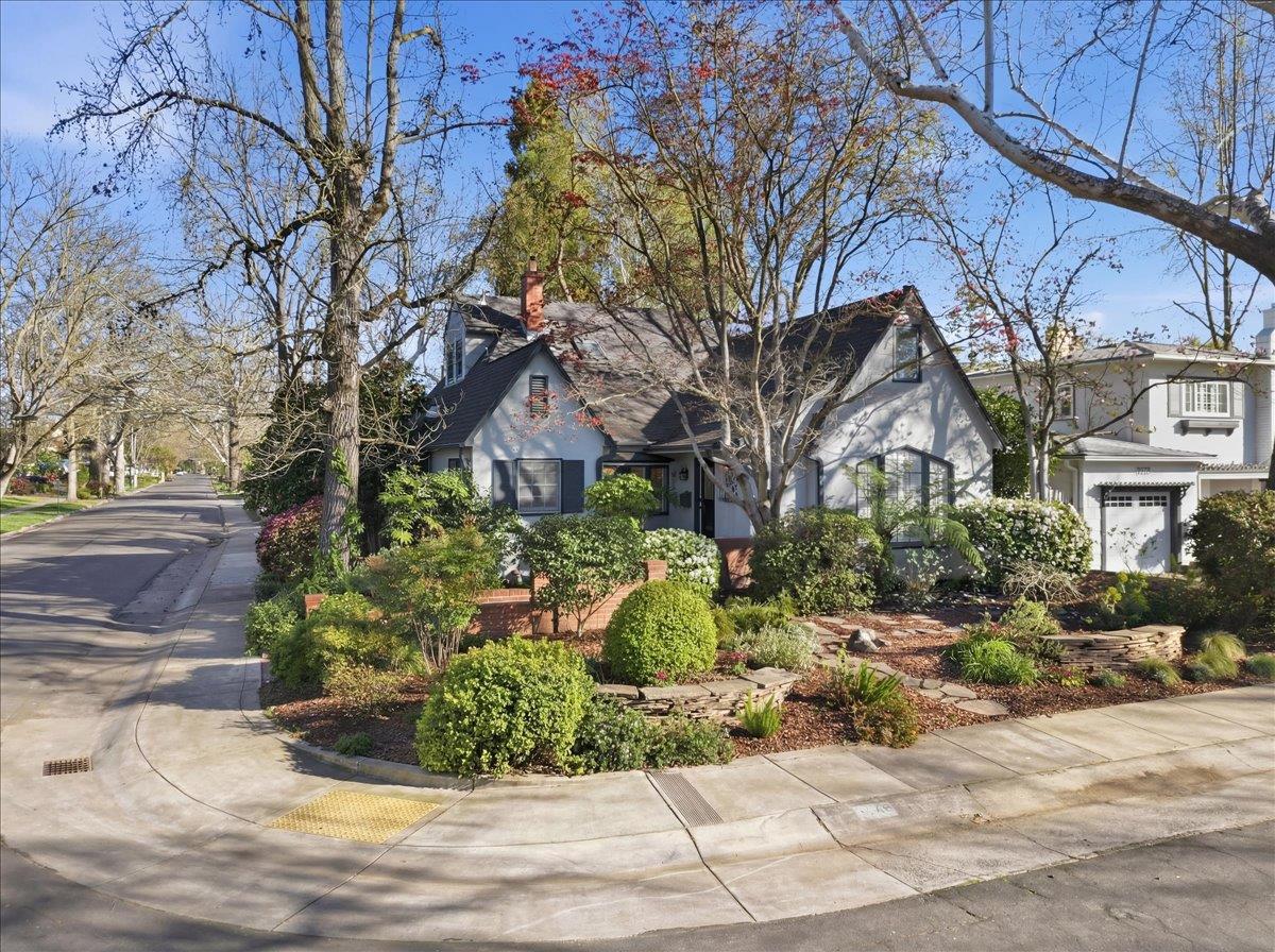 2769 Harkness Street