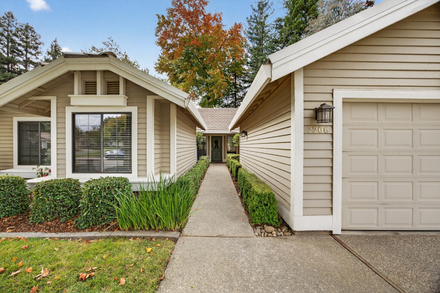 2206 Fort Point Drive