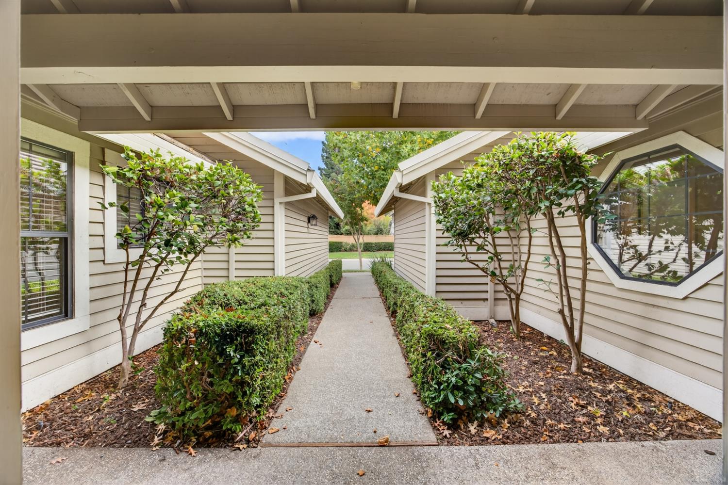 2206 Fort Point Drive