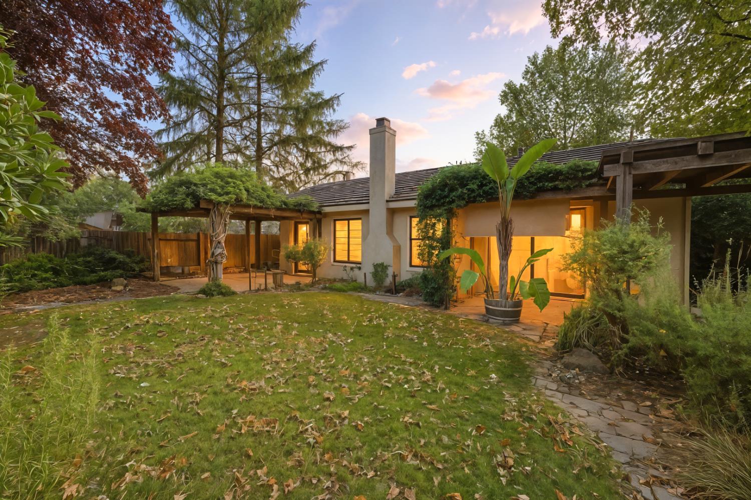 2206 Fort Point Drive