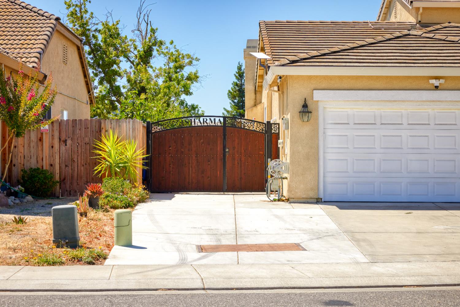 2492 gibralter Drive