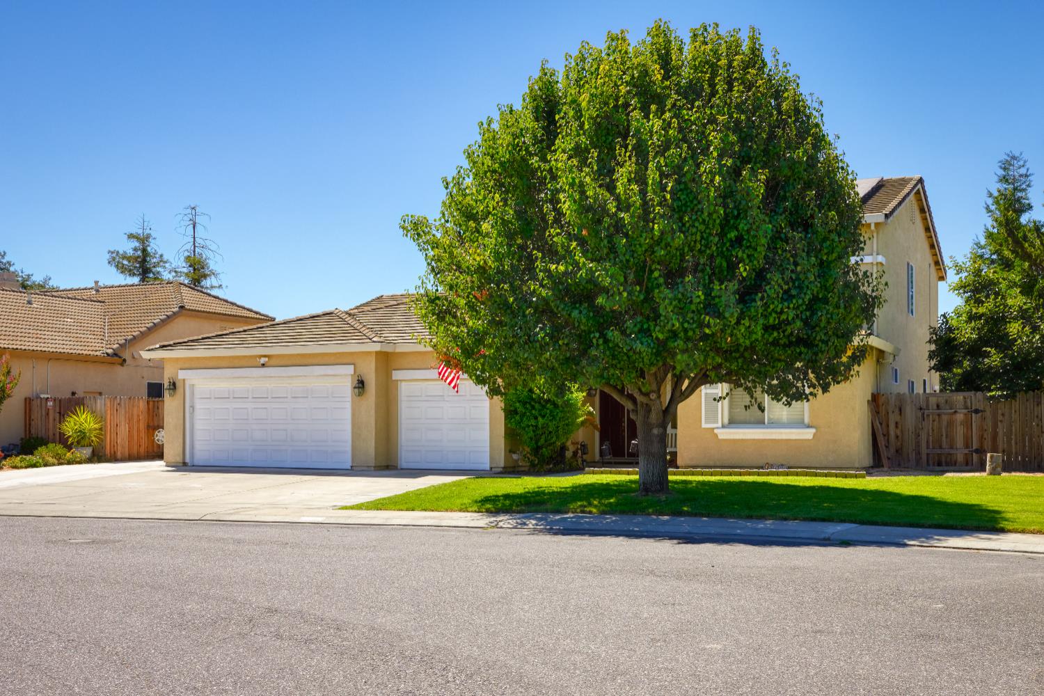 2492 gibralter Drive