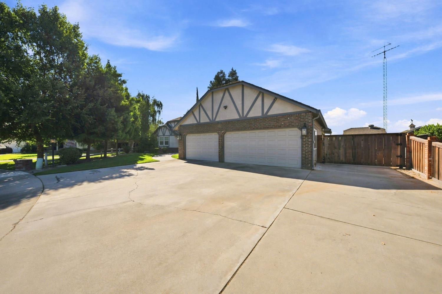19132 Fairway Court - Photo 2
