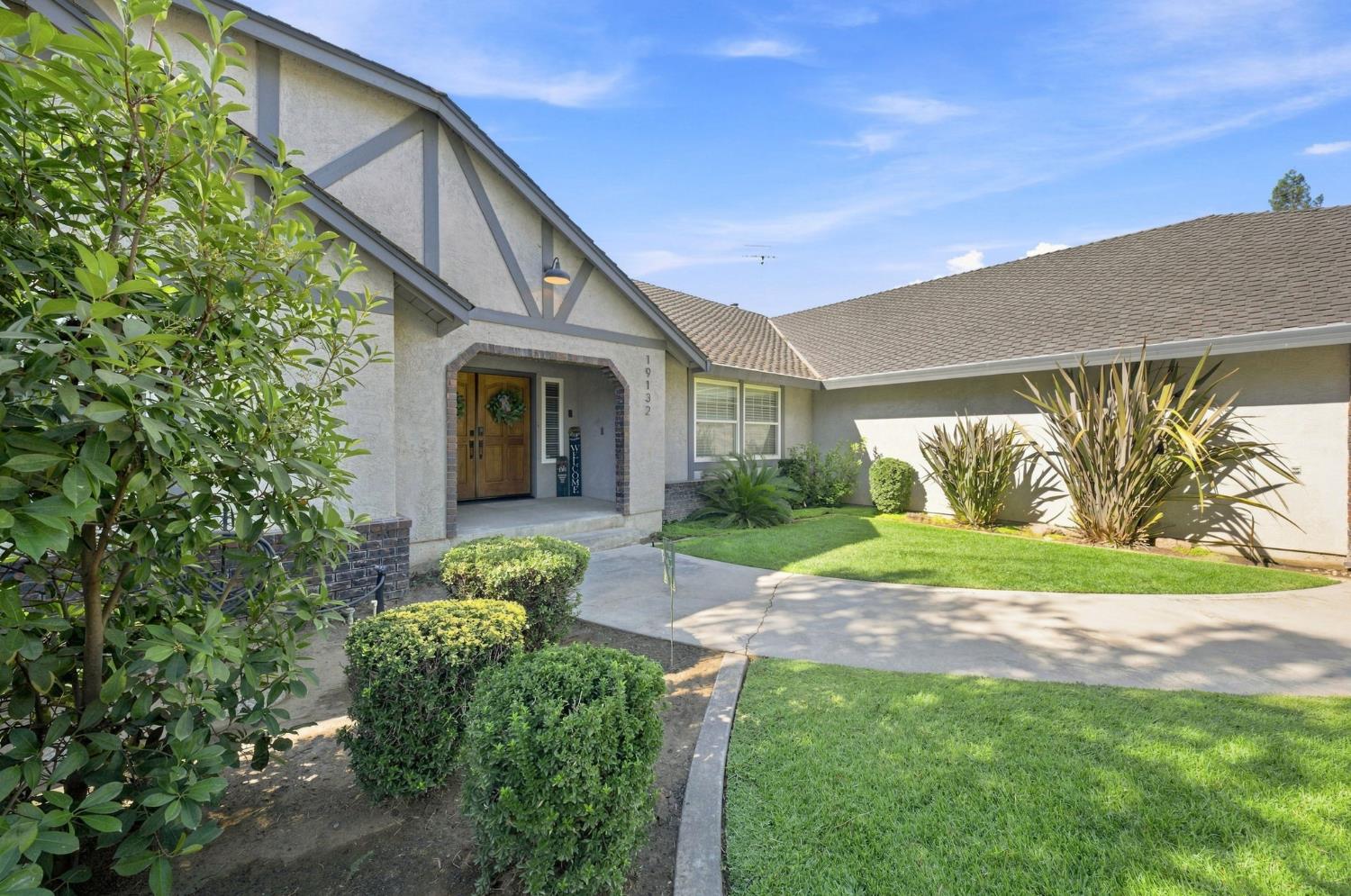 19132 Fairway Court - Photo 4