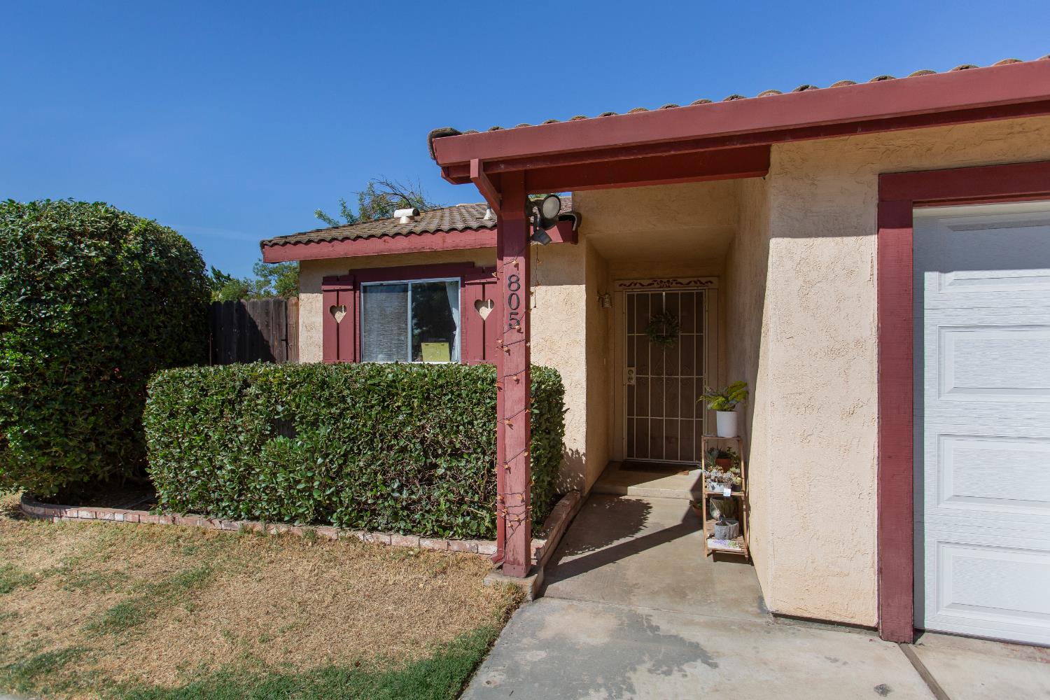 805 Perlette Way