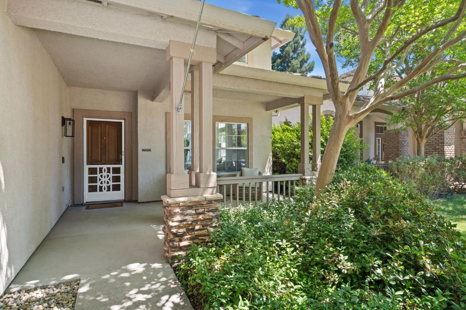 1521 Mayfield Street