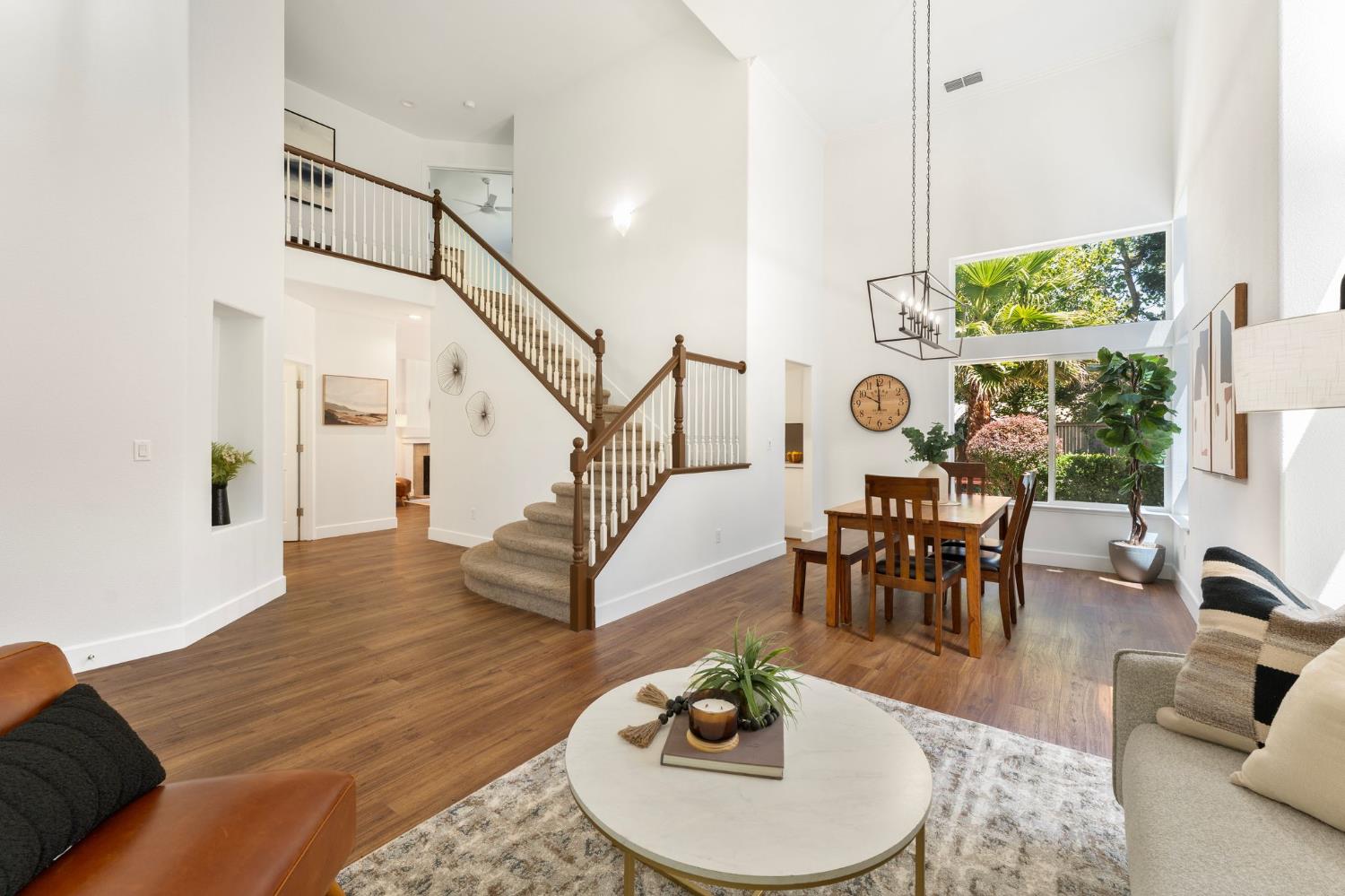 1521 Mayfield Street
