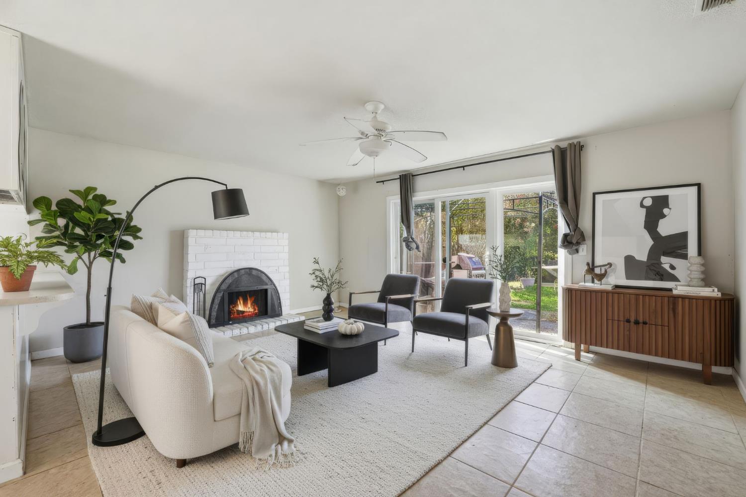 2936 Calle Del Sol Way