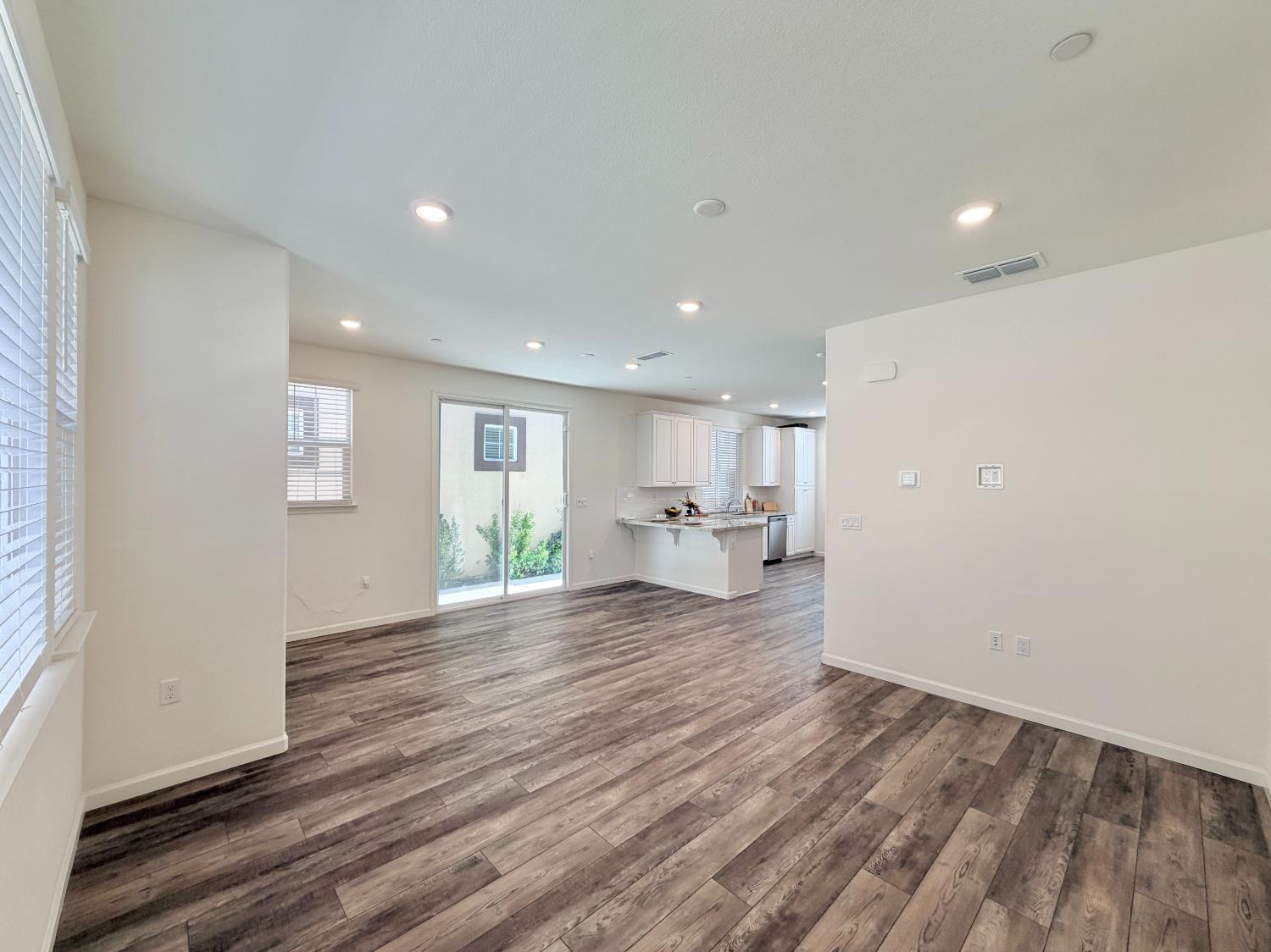 1725 Bounds Lane