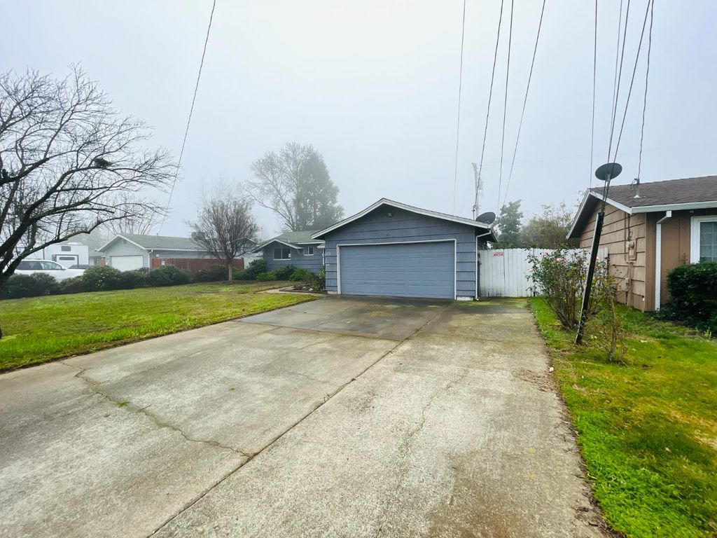 Photo of 1170 Galaxy Drive, Yuba City, CA 95991 (MLS # 226007418)