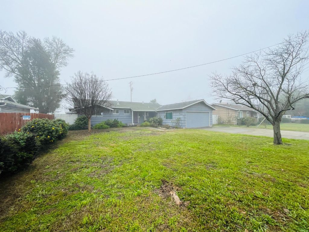 Photo of 1170 Galaxy Drive, Yuba City, CA 95991 (MLS # 226007418)