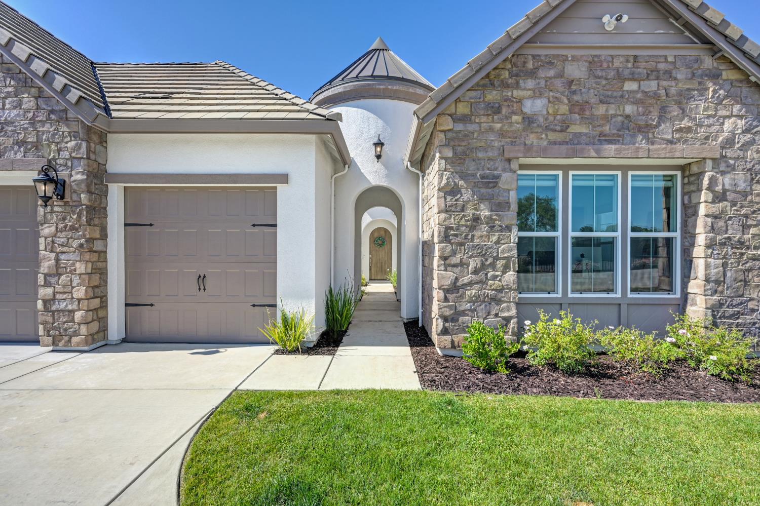 5970 Secret Preserve Court