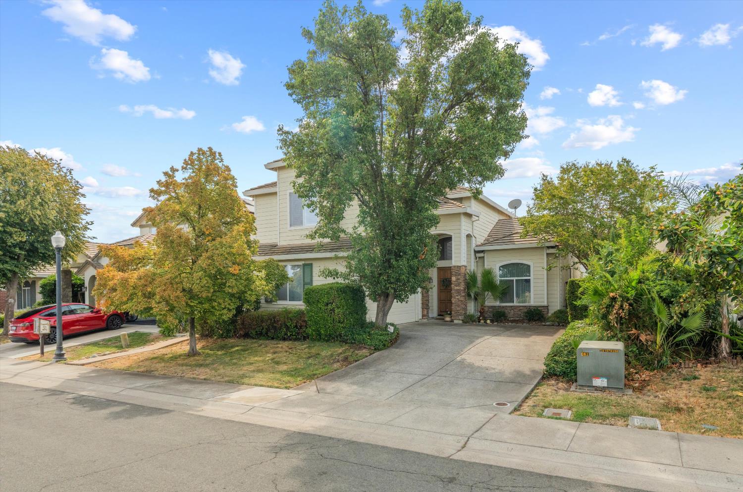 2418 Autumn Meadow Avenue