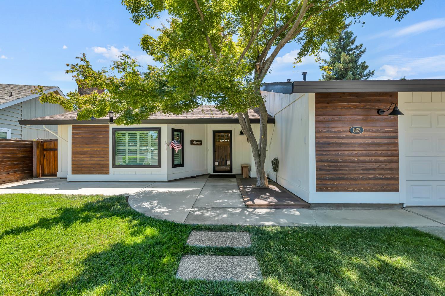 865 Notre Dame Drive