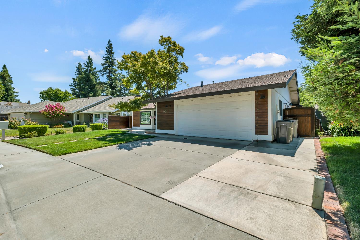 865 Notre Dame Drive