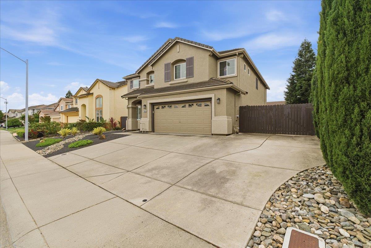 1641 Hummingbird Way